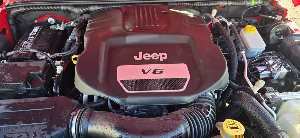 2015 Jeep WRANGLER WILLYS in Rivière-du-Loup, Quebec - 10 - w1024h768px