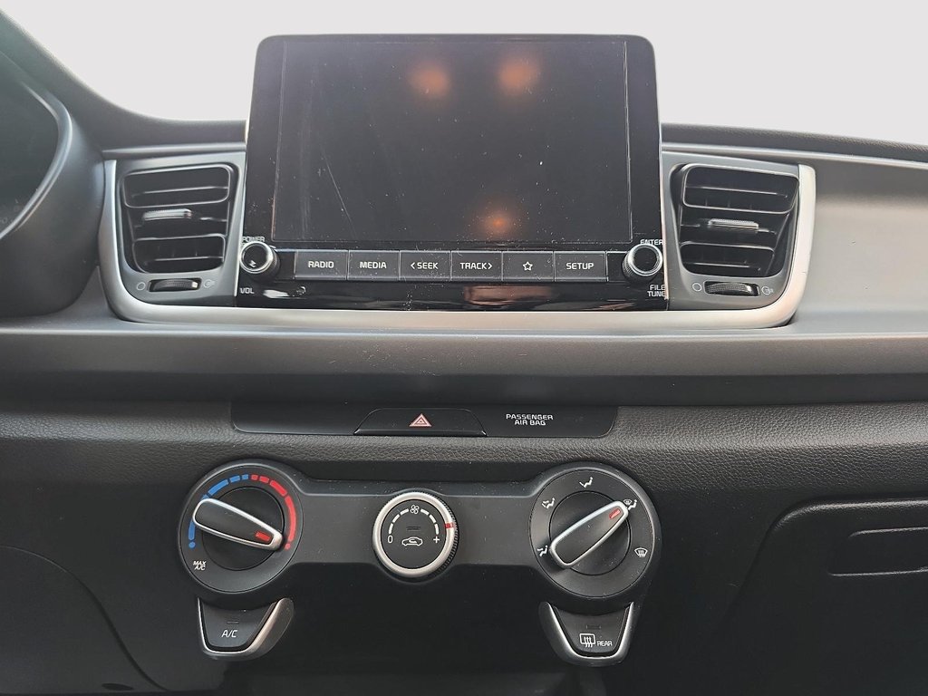 2021 Kia RIO LX PLUS in Rivière-du-Loup, Quebec - 12 - w1024h768px