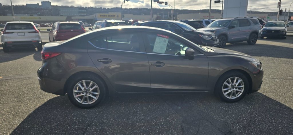 2016 Mazda MAZDA3 GS in Rivière-du-Loup, Quebec - 5 - w1024h768px