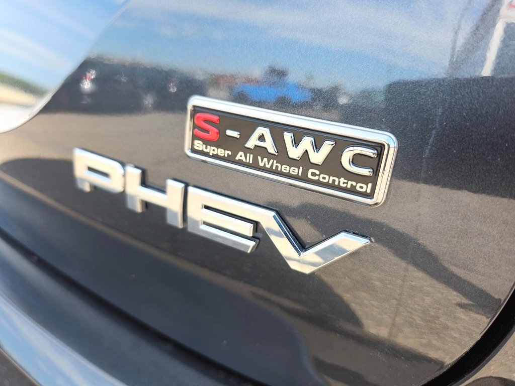 2024 Mitsubishi Outlander LE PHEV in Rivière-du-Loup, Quebec - 14 - w1024h768px