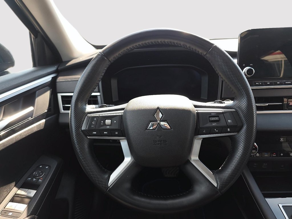 2024 Mitsubishi Outlander LE PHEV in Rivière-du-Loup, Quebec - 10 - w1024h768px