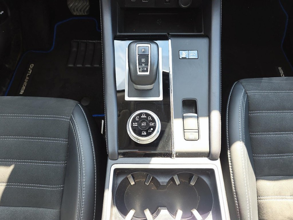 2024 Mitsubishi Outlander LE PHEV in Rivière-du-Loup, Quebec - 13 - w1024h768px