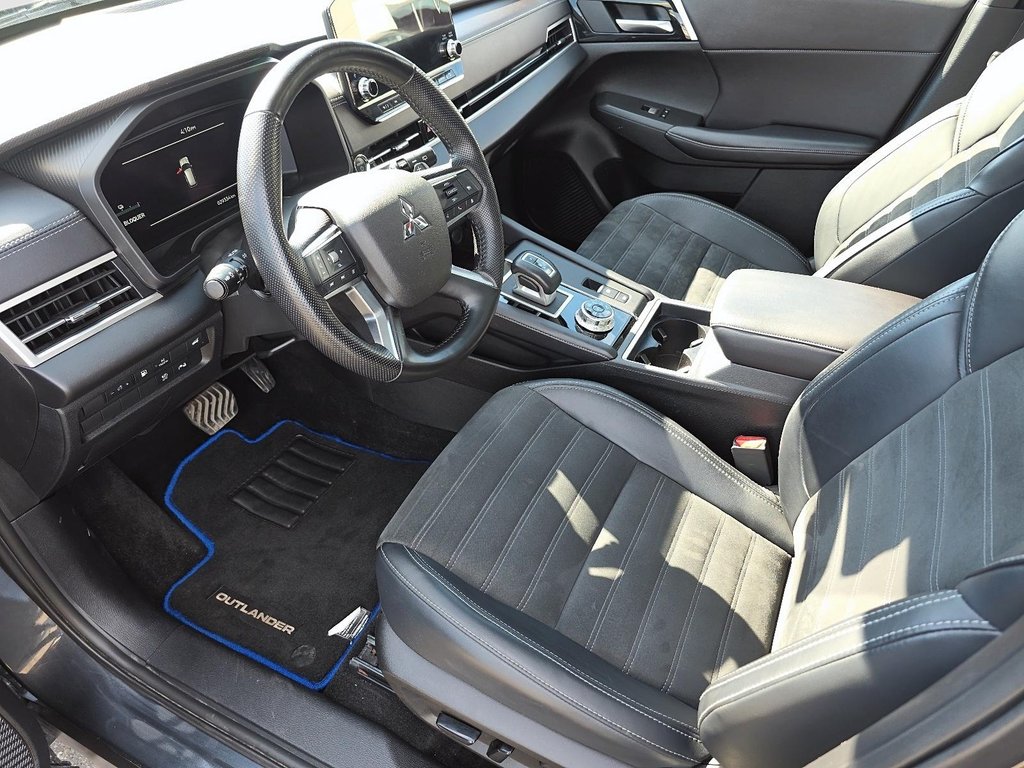 2024 Mitsubishi Outlander LE PHEV in Rivière-du-Loup, Quebec - 8 - w1024h768px