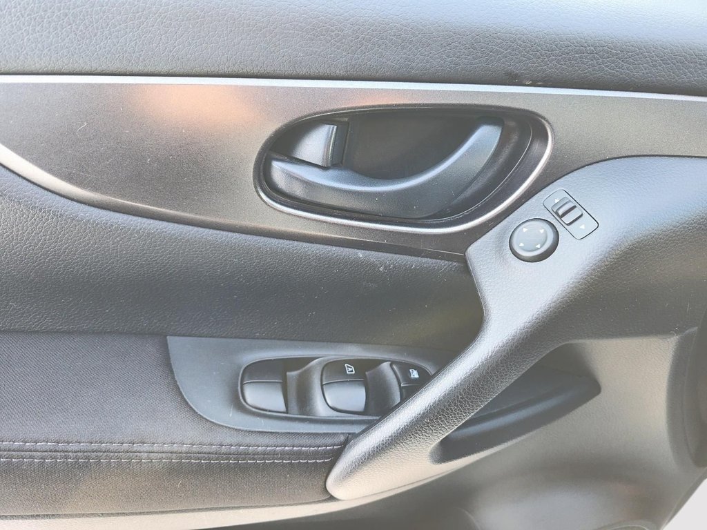 Nissan Qashqai S 2018 à Rivière-du-Loup, Québec - 9 - w1024h768px