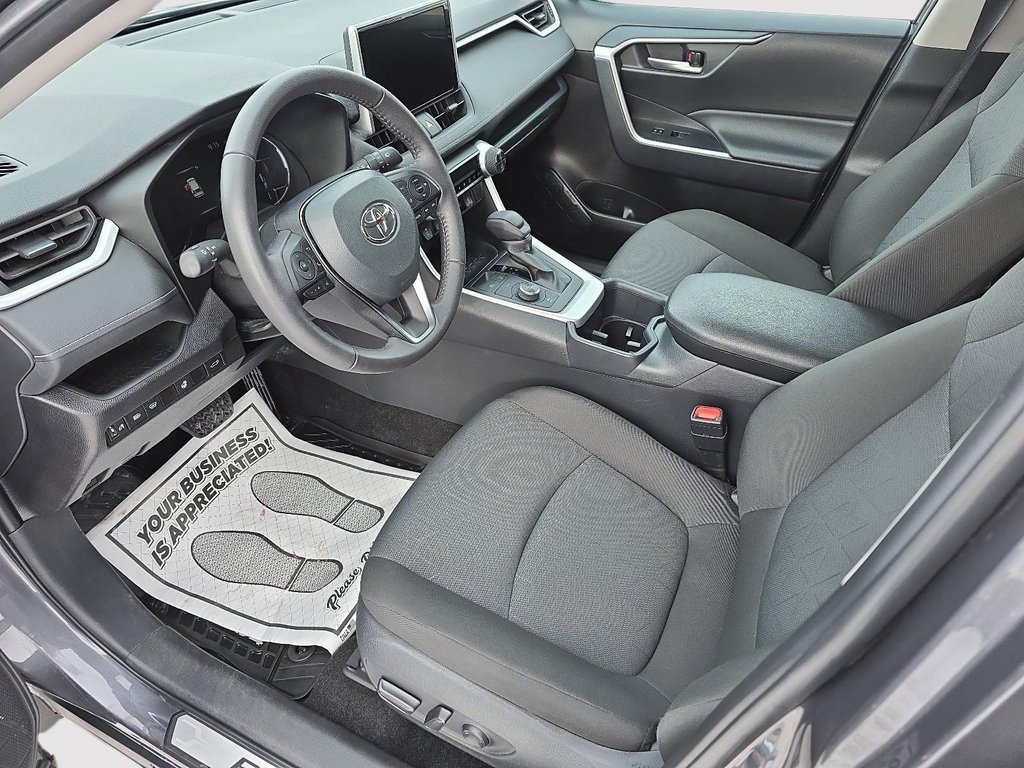 2025 Toyota RAV4 Hybrid XLE in Rivière-du-Loup, Quebec - 8 - w1024h768px