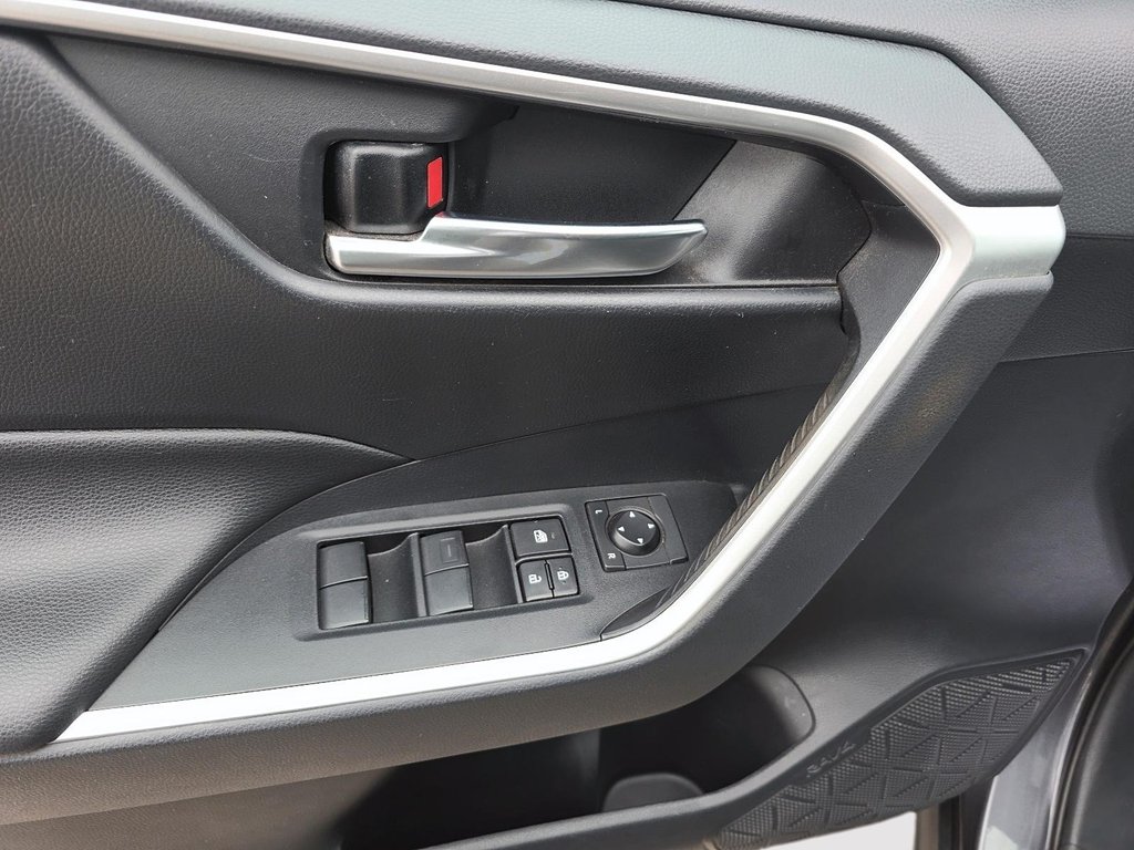 Toyota RAV4 XLE 2019 à Rivière-du-Loup, Québec - 10 - w1024h768px