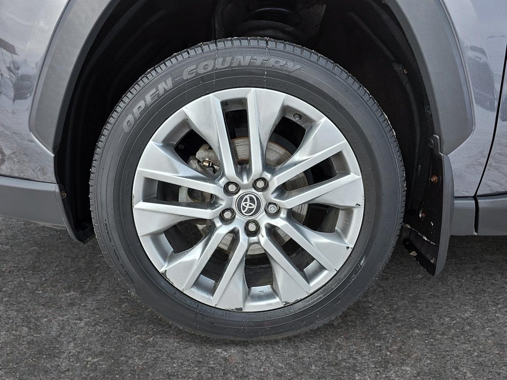 Toyota RAV4 Limited 2022 à Rivière-du-Loup, Québec - 7 - w1024h768px
