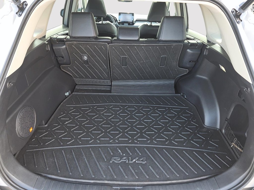 2022 Toyota RAV4 Limited in Rivière-du-Loup, Quebec - 6 - w1024h768px
