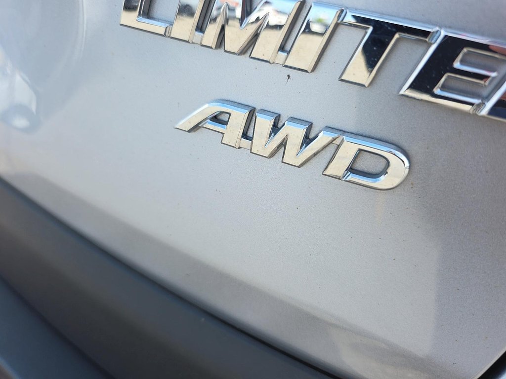 2022 Toyota RAV4 Limited in Rivière-du-Loup, Quebec - 15 - w1024h768px