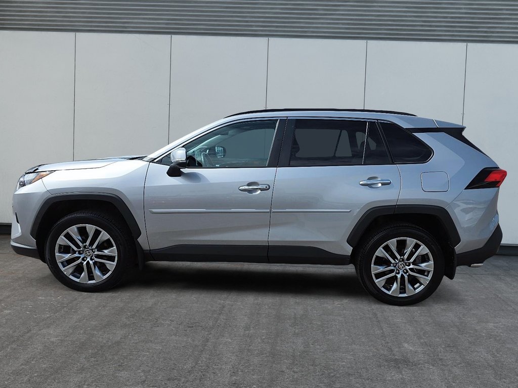 2022 Toyota RAV4 Limited in Rivière-du-Loup, Quebec - 5 - w1024h768px