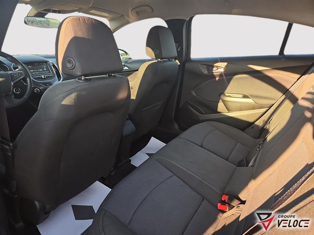 Chevrolet Cruze LT *AUTOMATIQUE, ÉCRAN, FWD* 2018 à Rivière-du-Loup, Québec - 6 - w1024h768px