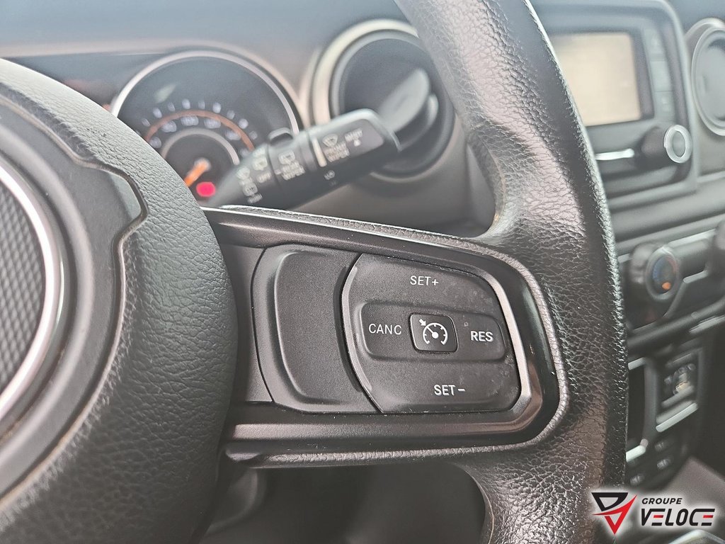 Jeep Wrangler Sport *MANUEL, AIR CLIMATISÉ, 2 PORTES* 2018 à Rivière-du-Loup, Québec - 9 - w1024h768px