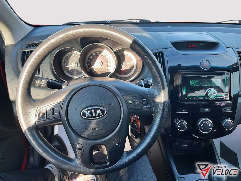2010 Kia Forte Koup LX in Riviere-du-Loup, Quebec - 8 - w1024h768px