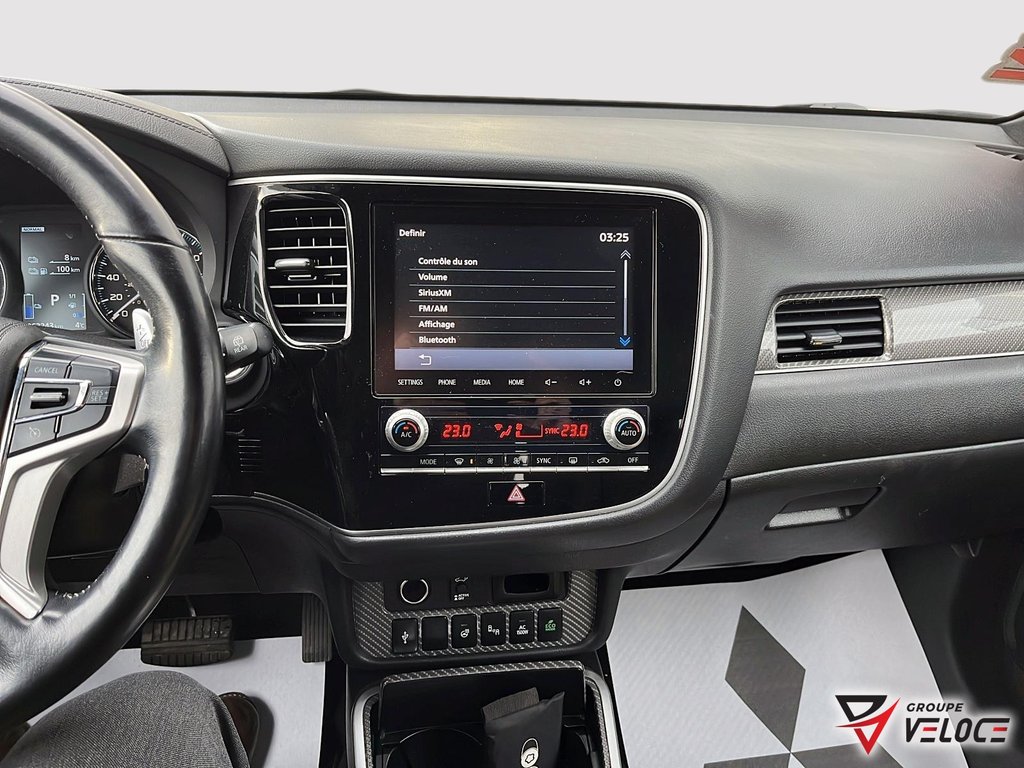 2020 Mitsubishi Outlander PHEV SEL in Riviere-du-Loup, Quebec - 9 - w1024h768px