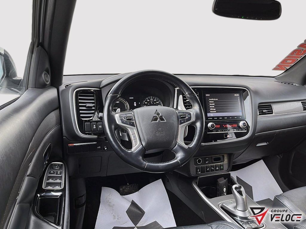 2020 Mitsubishi Outlander PHEV SEL in Riviere-du-Loup, Quebec - 7 - w1024h768px