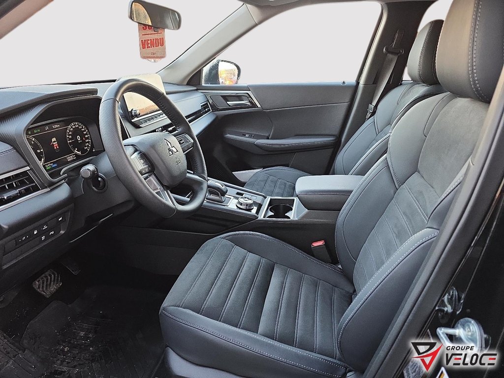 2025 Mitsubishi Outlander Plug-in Hybrid LE S-AWC in Riviere-du-Loup, Quebec - 9 - w1024h768px
