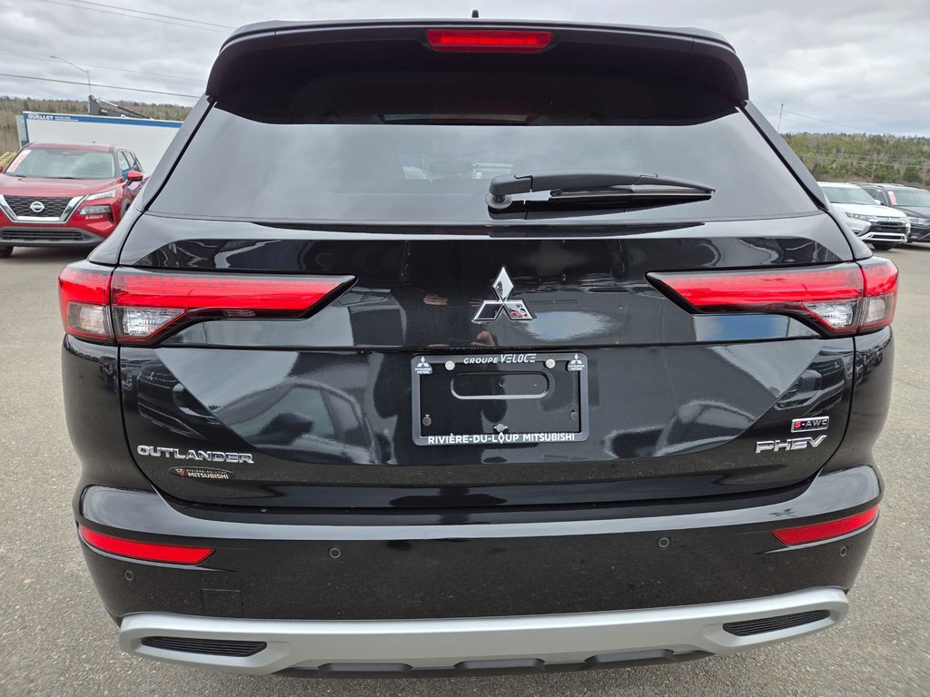 Mitsubishi Outlander Plug-In Hybrid SEL 2025 à Rivière-du-Loup, Québec - 5 - w1024h768px