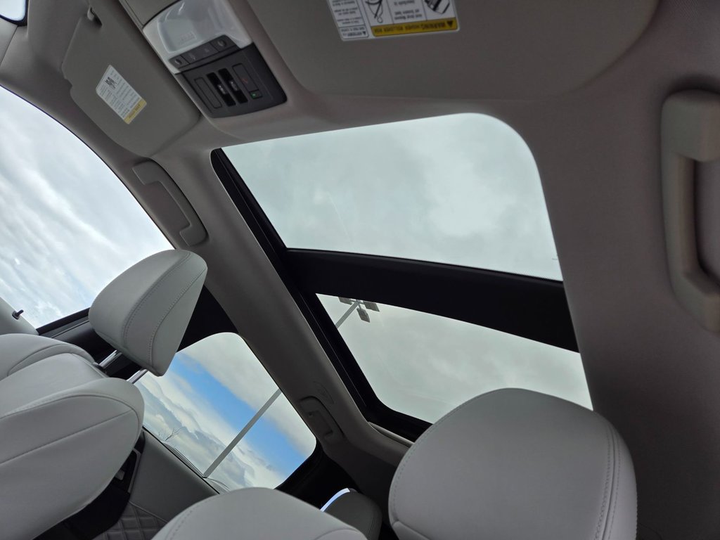 Mitsubishi Outlander Plug-In Hybrid SEL 2025 à Rivière-du-Loup, Québec - 8 - w1024h768px