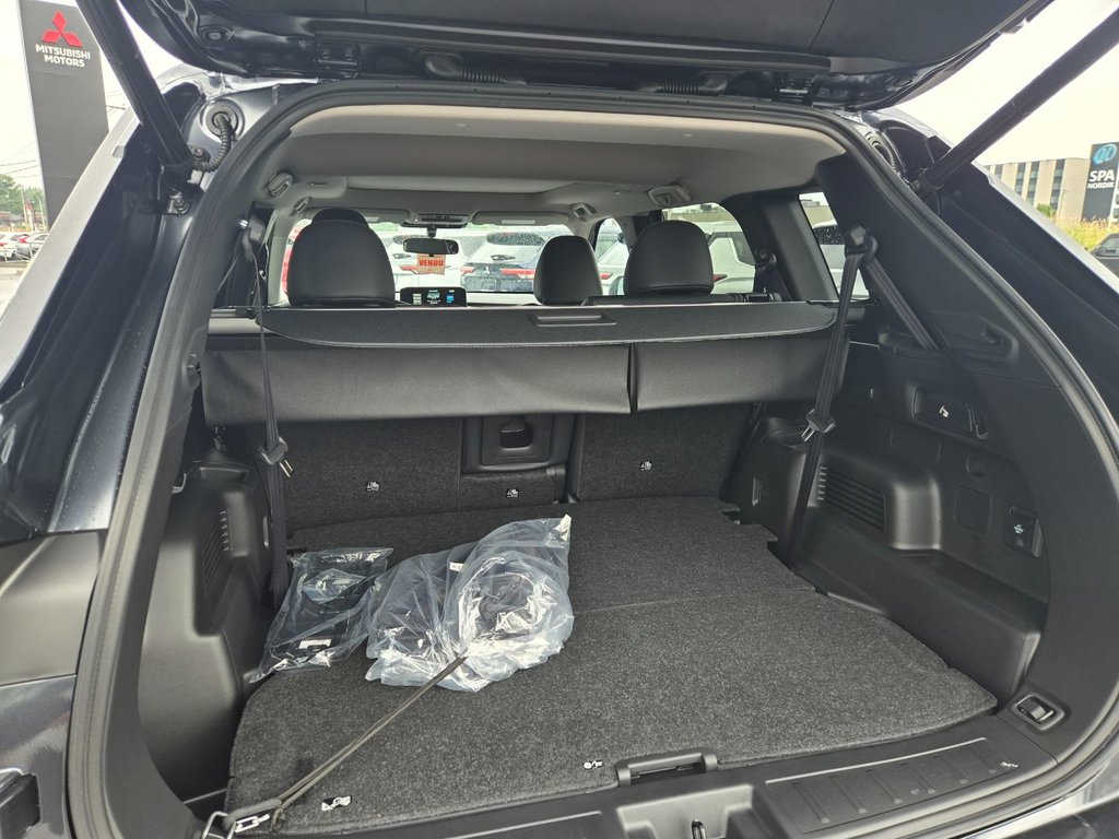 Mitsubishi Outlander Plug-In Hybrid LE 2025 à Rivière-du-Loup, Québec - 8 - w1024h768px