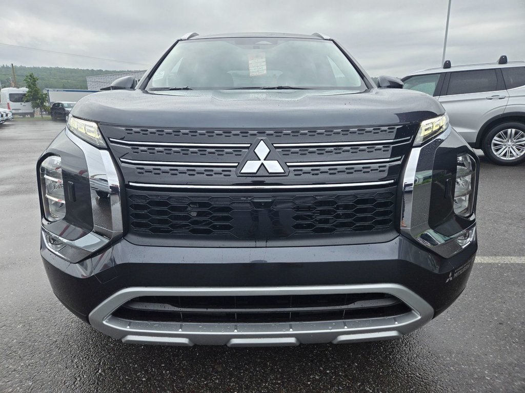 Mitsubishi Outlander Plug-In Hybrid LE 2025 à Rivière-du-Loup, Québec - 2 - w1024h768px