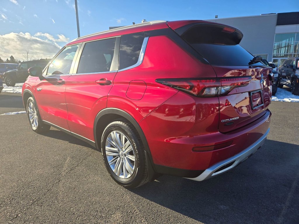 Mitsubishi Outlander Plug-In Hybrid LE 2025 à Rivière-du-Loup, Québec - 3 - w1024h768px