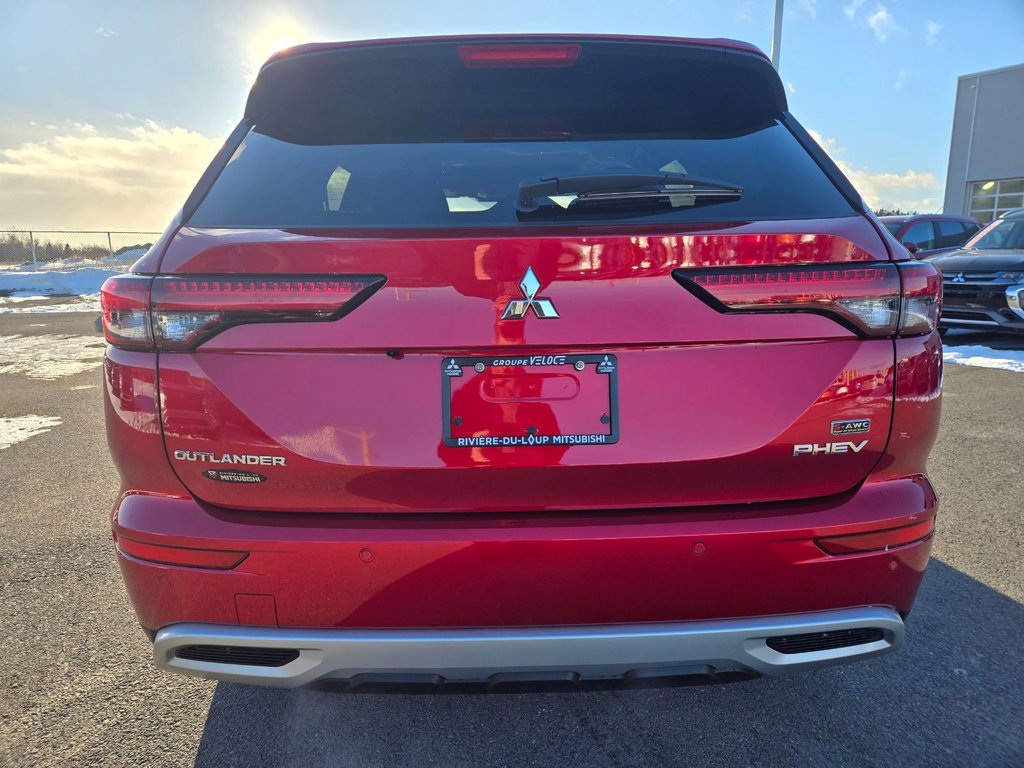Mitsubishi Outlander Plug-In Hybrid LE 2025 à Rivière-du-Loup, Québec - 4 - w1024h768px