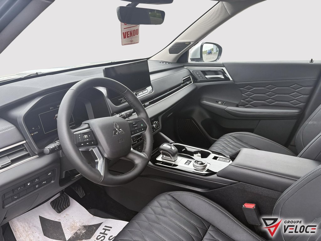 Mitsubishi Outlander Plug-In Hybrid GT 2026 à Rivière-du-Loup, Québec - 6 - w1024h768px