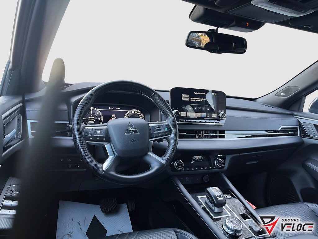 2024 Mitsubishi Outlander *GT CUIR TOIT PANO* in Riviere-du-Loup, Quebec - 7 - w1024h768px