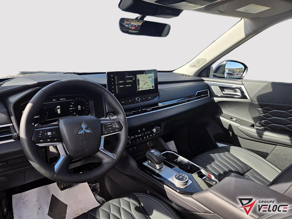 Mitsubishi Outlander SEL S-AWC 2025 à Rivière-du-Loup, Québec - 7 - w1024h768px