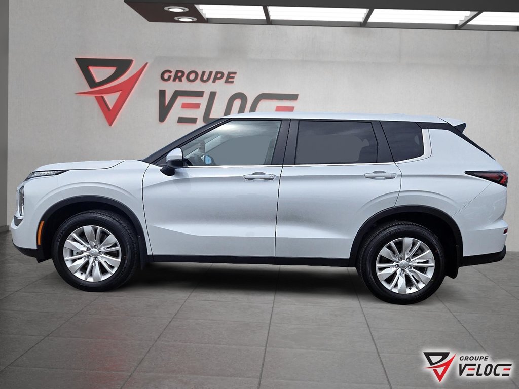 Mitsubishi Outlander ES S-AWC 2025 à Rivière-du-Loup, Québec - 3 - w1024h768px