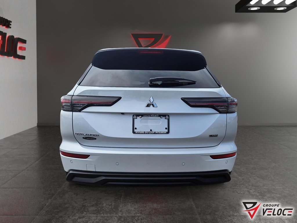 Mitsubishi Outlander ES S-AWC 2025 à Rivière-du-Loup, Québec - 5 - w1024h768px