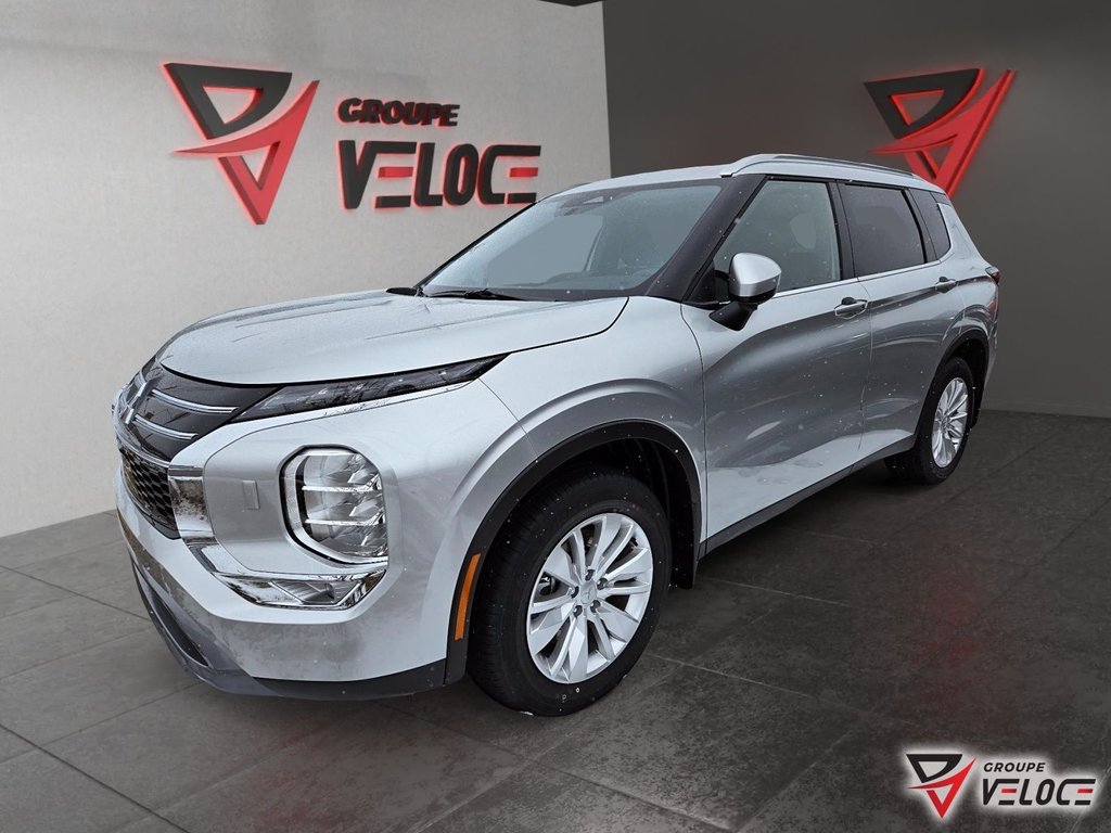 Mitsubishi Outlander SE 2025 à Rivière-du-Loup, Québec - 1 - w1024h768px