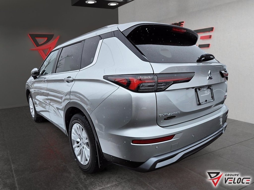 Mitsubishi Outlander SE 2025 à Rivière-du-Loup, Québec - 3 - w1024h768px