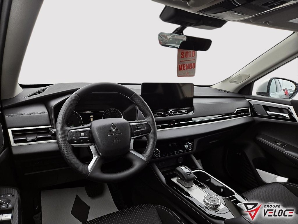 Mitsubishi Outlander SE 2025 à Rivière-du-Loup, Québec - 5 - w1024h768px
