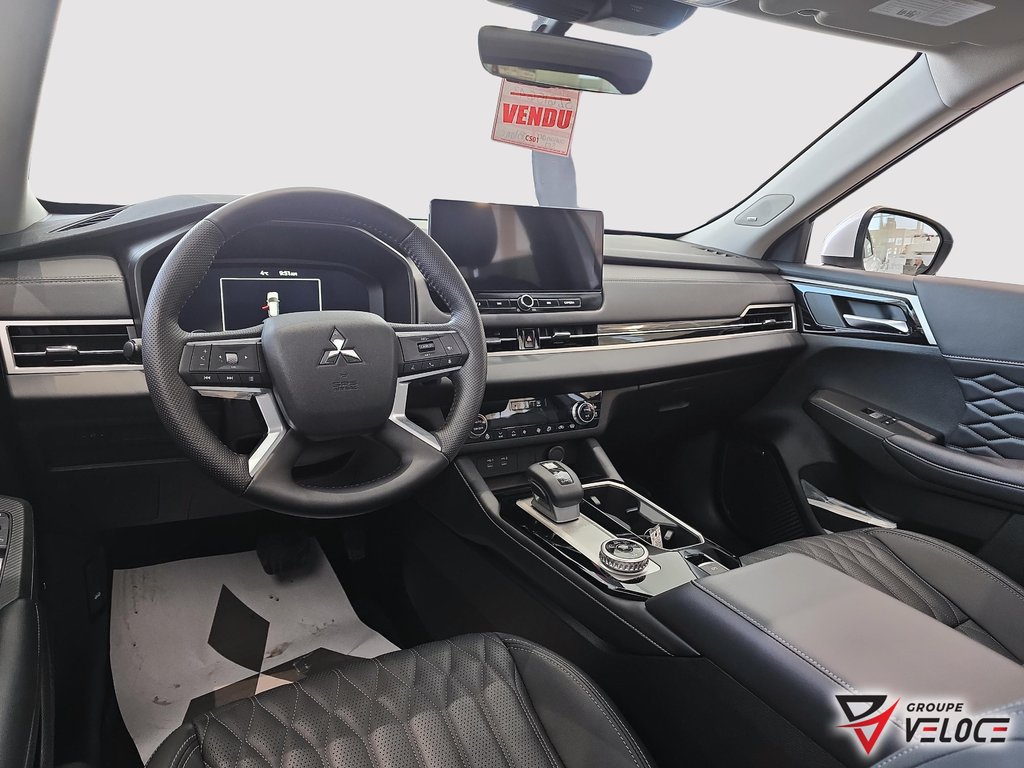 2025 Mitsubishi Outlander SEL in Riviere-du-Loup, Quebec - 8 - w1024h768px