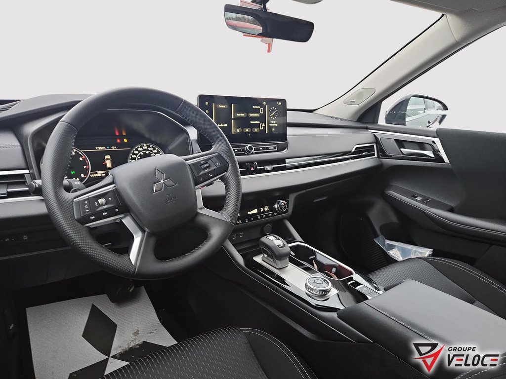 Mitsubishi Outlander ES 2026 à Rivière-du-Loup, Québec - 8 - w1024h768px