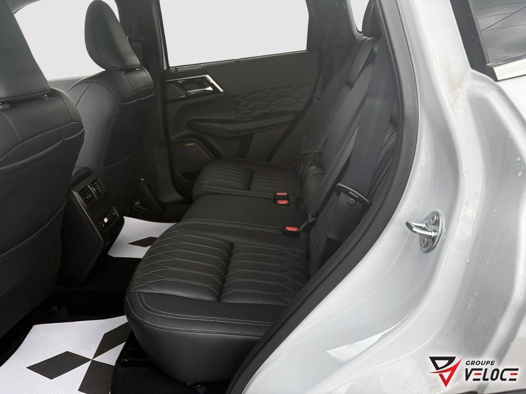 Mitsubishi Outlander  2026 à Rivière-du-Loup, Québec - 7 - w1024h768px