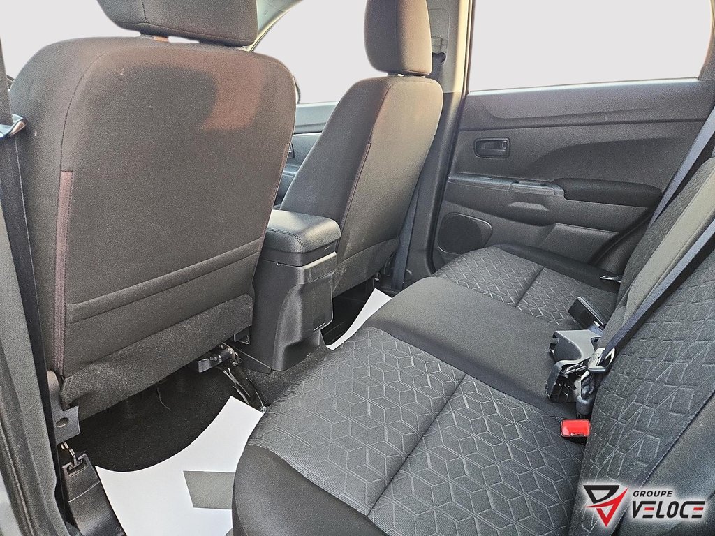 2022 Mitsubishi RVR ES *AWD, ÉCRAN, SIÈGES CHAUFFANTS* in Riviere-du-Loup, Quebec - 7 - w1024h768px
