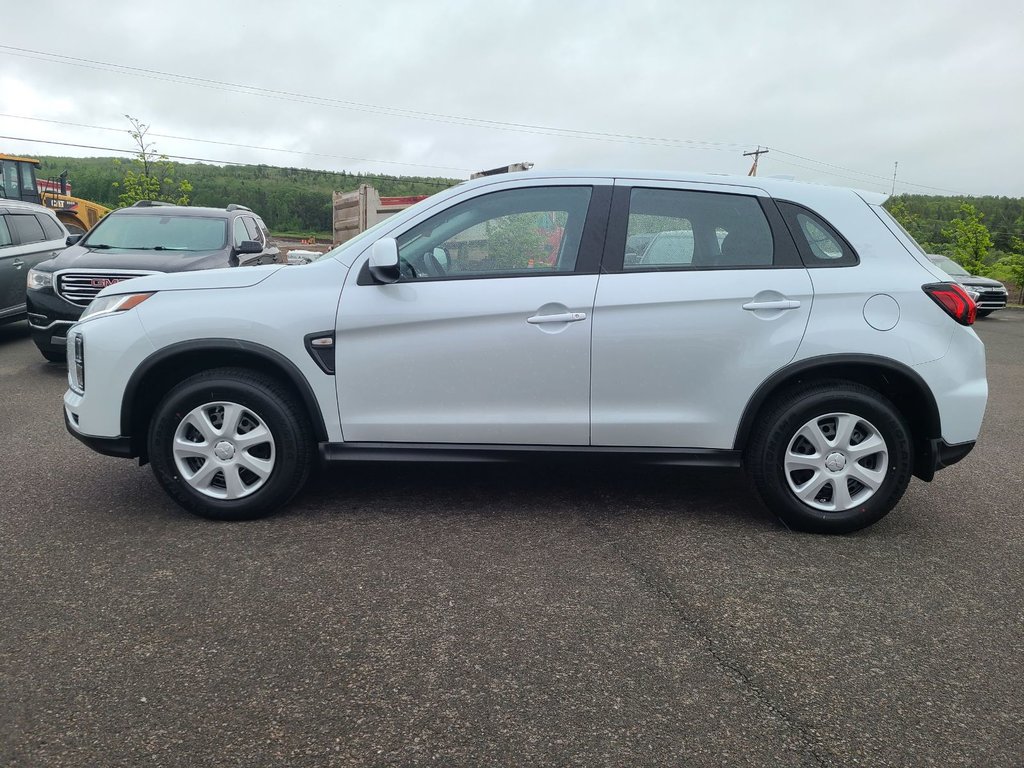 2025 Mitsubishi RVR ES in Riviere-du-Loup, Quebec - 3 - w1024h768px