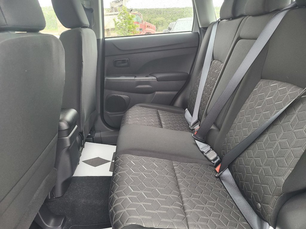 2025 Mitsubishi RVR ES in Riviere-du-Loup, Quebec - 7 - w1024h768px