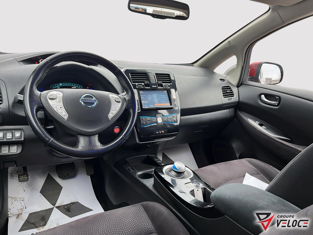2014 Nissan LEAF SL in Riviere-du-Loup, Quebec - 8 - w1024h768px