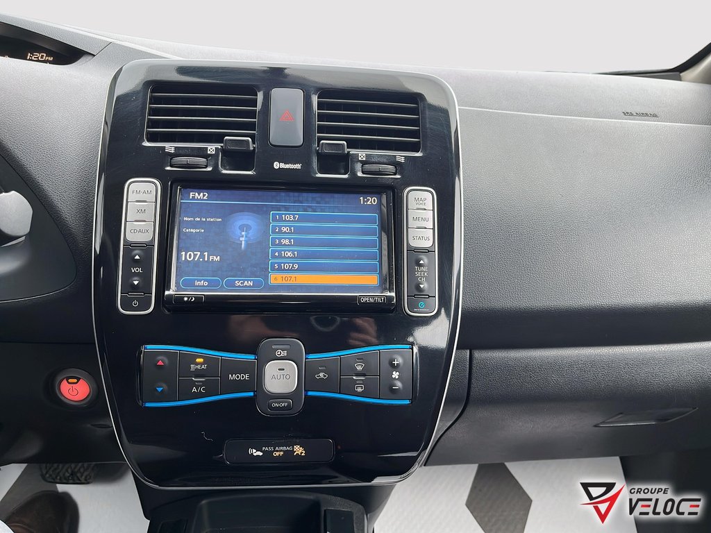 2014 Nissan LEAF SL in Riviere-du-Loup, Quebec - 10 - w1024h768px