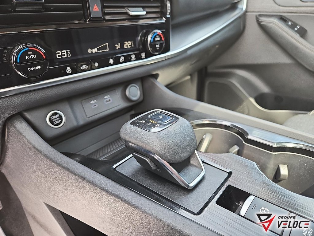 2021 Nissan Rogue SV *AWD, TOIT PANO, SIÈGES CHAUFFANTS* in Riviere-du-Loup, Quebec - 14 - w1024h768px