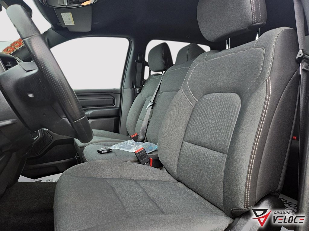 Ram 1500 Tradesman *V6 ETORQUE, CREWCAB* 2023 à Rivière-du-Loup, Québec - 8 - w1024h768px