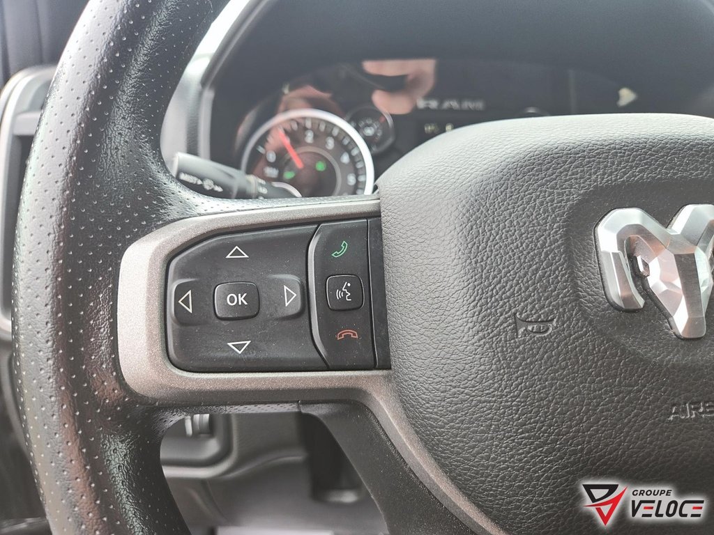 Ram 1500 Tradesman *V6 ETORQUE, CREWCAB* 2023 à Rivière-du-Loup, Québec - 10 - w1024h768px