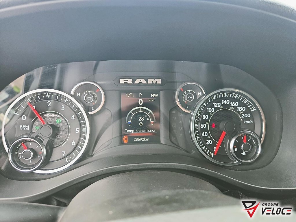 Ram 1500 Tradesman *V6 ETORQUE, CREWCAB* 2023 à Rivière-du-Loup, Québec - 9 - w1024h768px