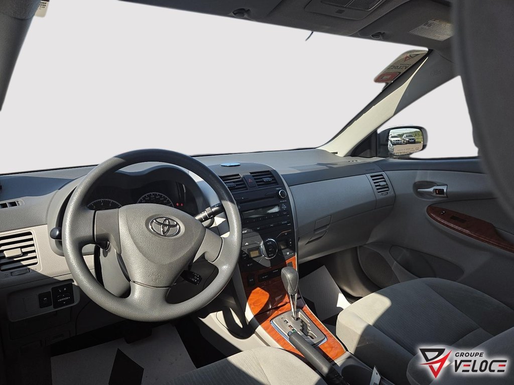 Toyota Corolla LE *AUTOMATIQUE, AIR CLIMATISÉ, TISSU* 2010 à Rivière-du-Loup, Québec - 7 - w1024h768px