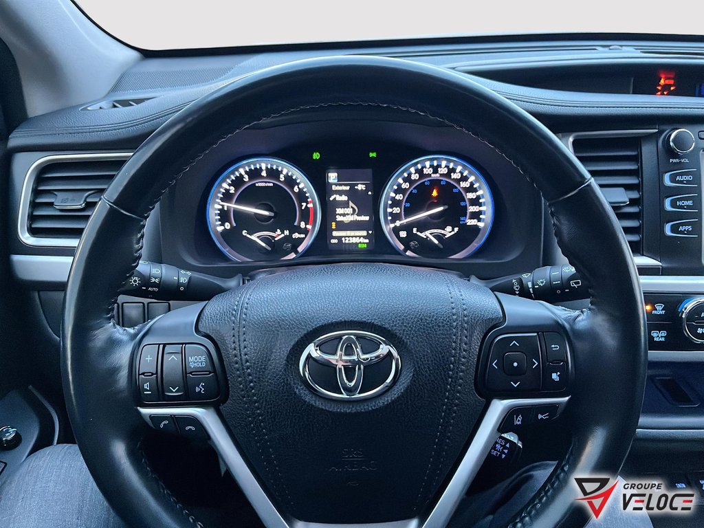 Toyota Highlander SE, CUIR, TOIT OUVRANT 2017 à Rivière-du-Loup, Québec - 8 - w1024h768px
