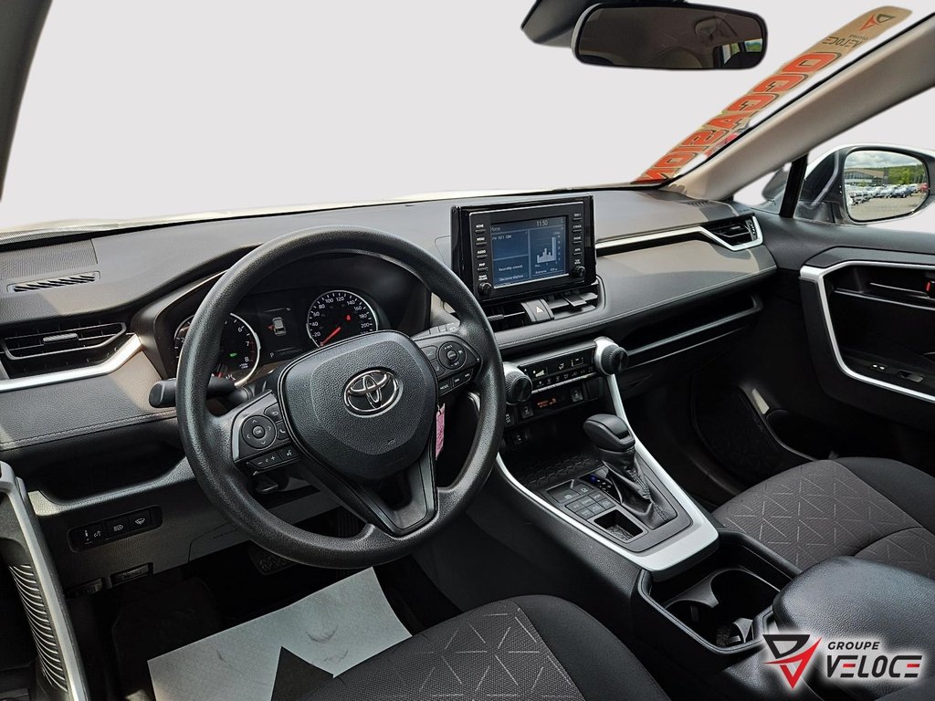 Toyota RAV4 LE *AWD, SIÈGES CHAUFFANTS, TISSU* 2019 à Rivière-du-Loup, Québec - 8 - w1024h768px