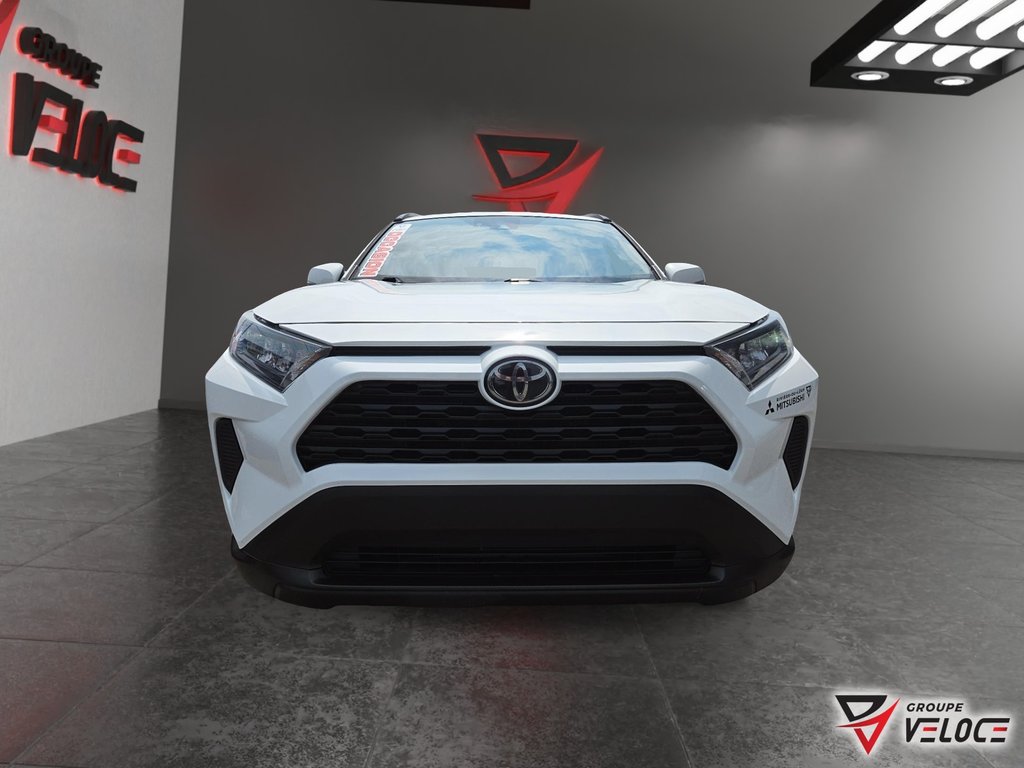 Toyota RAV4 LE *AWD, SIÈGES CHAUFFANTS, TISSU* 2019 à Rivière-du-Loup, Québec - 2 - w1024h768px